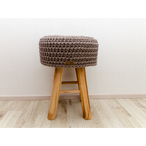 Dřevěná stolička s háčkovaným potahem 43x30 cm - mokka